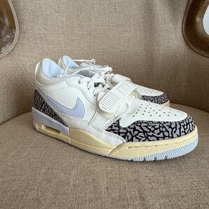 Brand New!! Nike Women's Air Jordan Legacy 312 Low Sneakers. W-9.5
